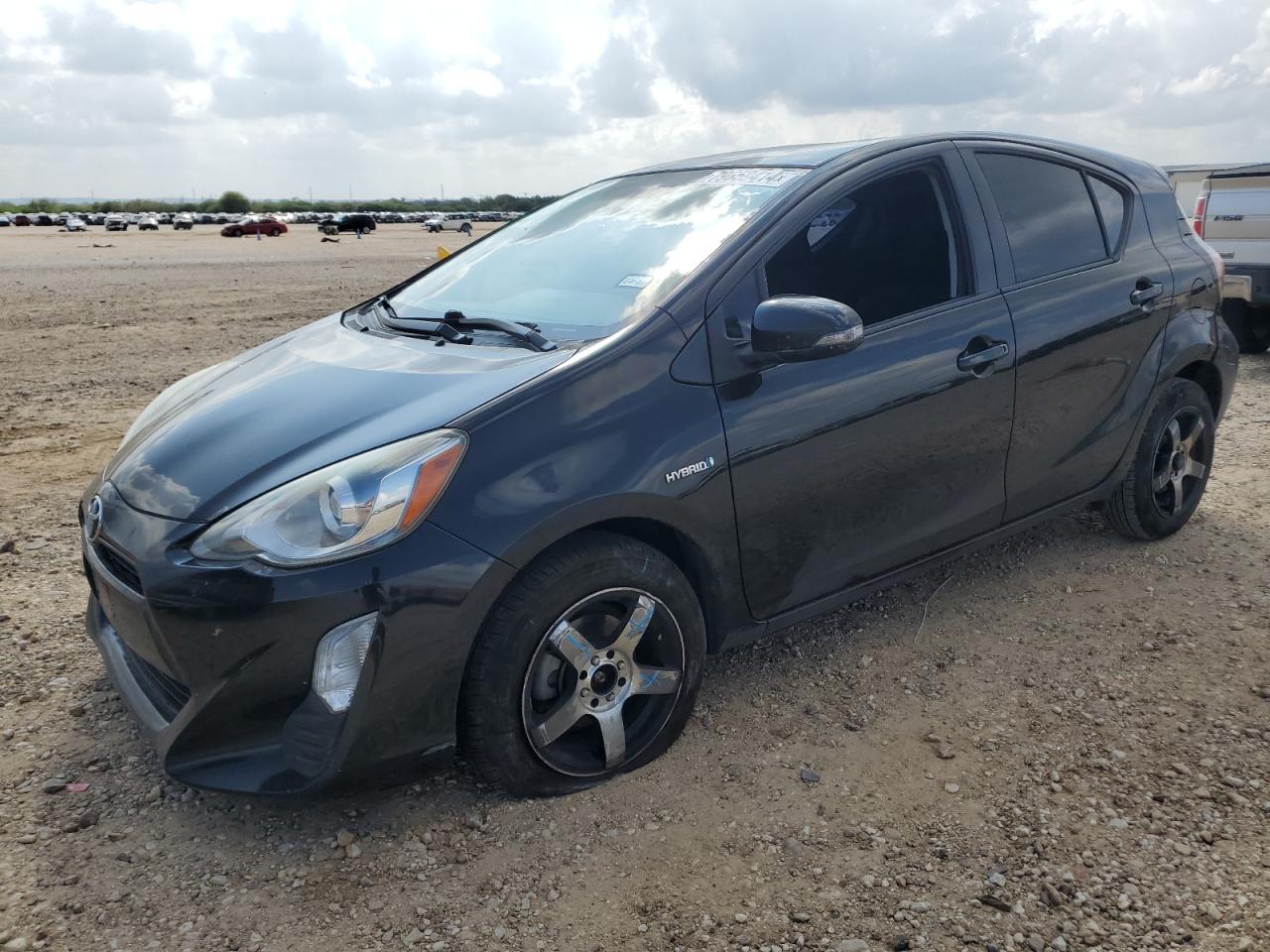  Salvage Toyota Prius