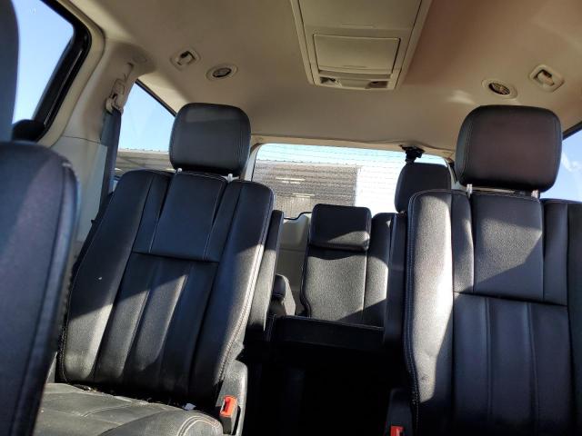 2016 CHRYSLER TOWN & COU - 2C4RC1BG4GR292587