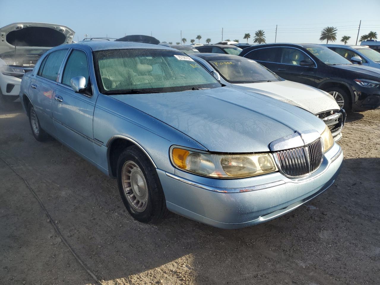 Lot #2947719399 1998 LINCOLN TOWN CAR E