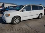 CHRYSLER TOWN & COU photo