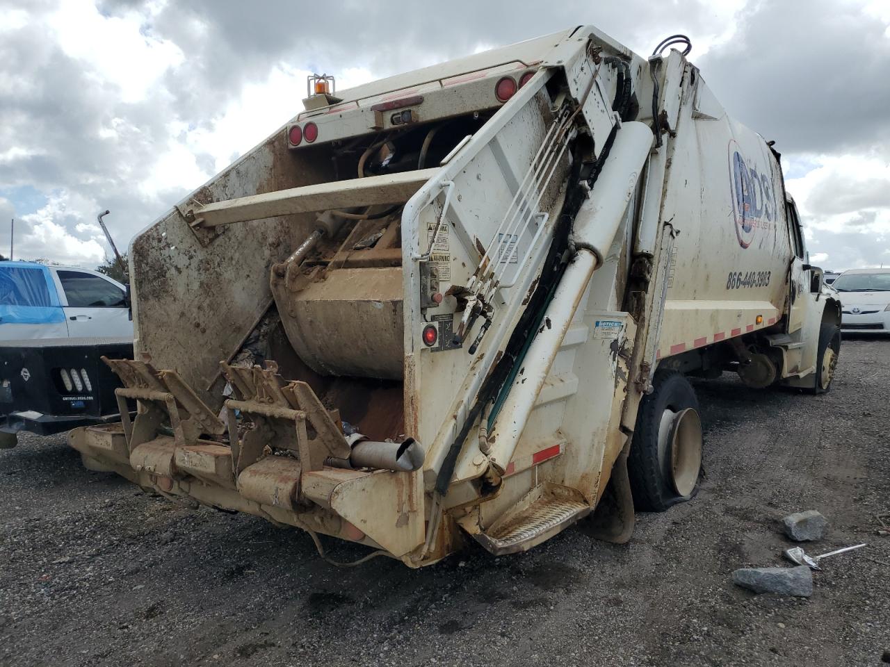 Lot #2955589708 2021 FREIGHTLINER M2 106 MED