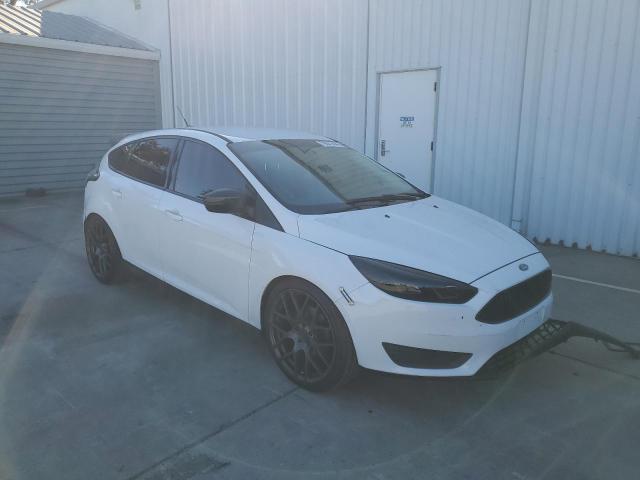 VIN 1FADP3K23FL307107 2015 Ford Focus, SE no.4