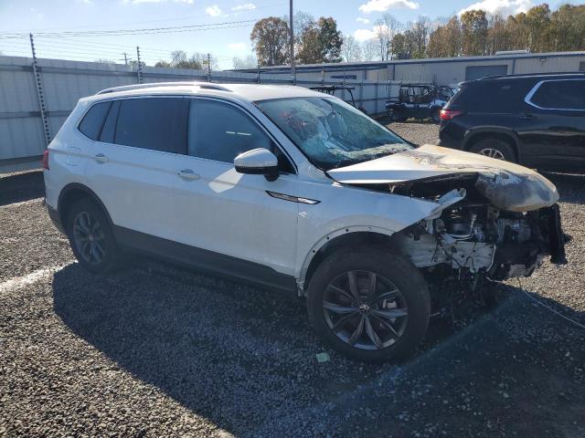 VIN 3VV3B7AX4PM041638 2023 Volkswagen Tiguan, SE no.4