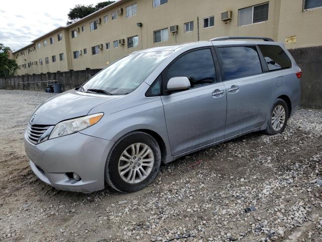 TOYOTA SIENNA XLE