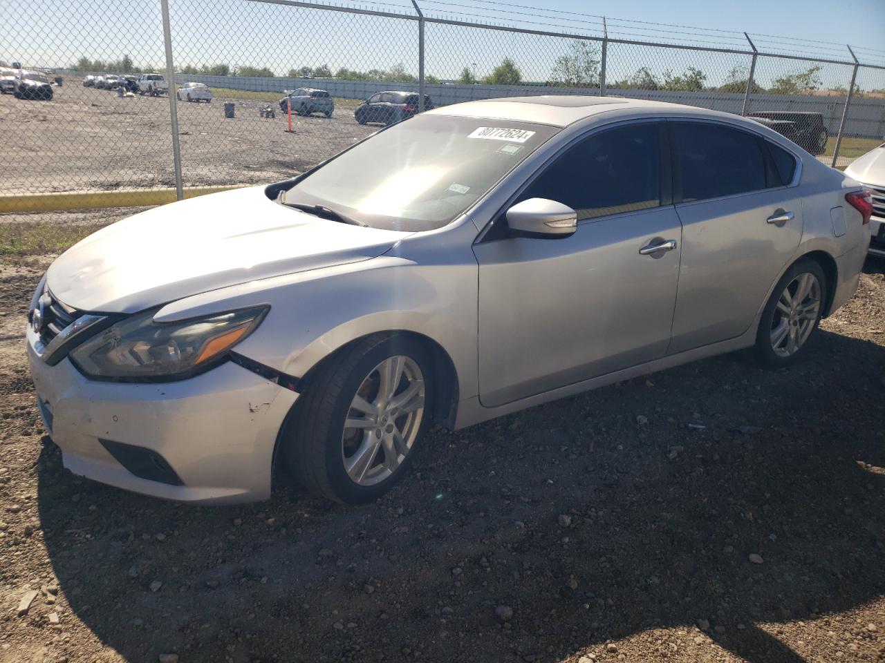  Salvage Nissan Altima