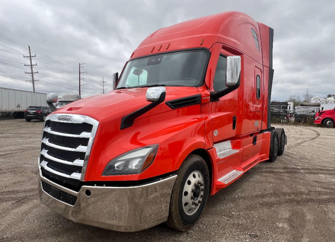 Lot #2957080453 2021 FREIGHTLINER CASCADIA 1