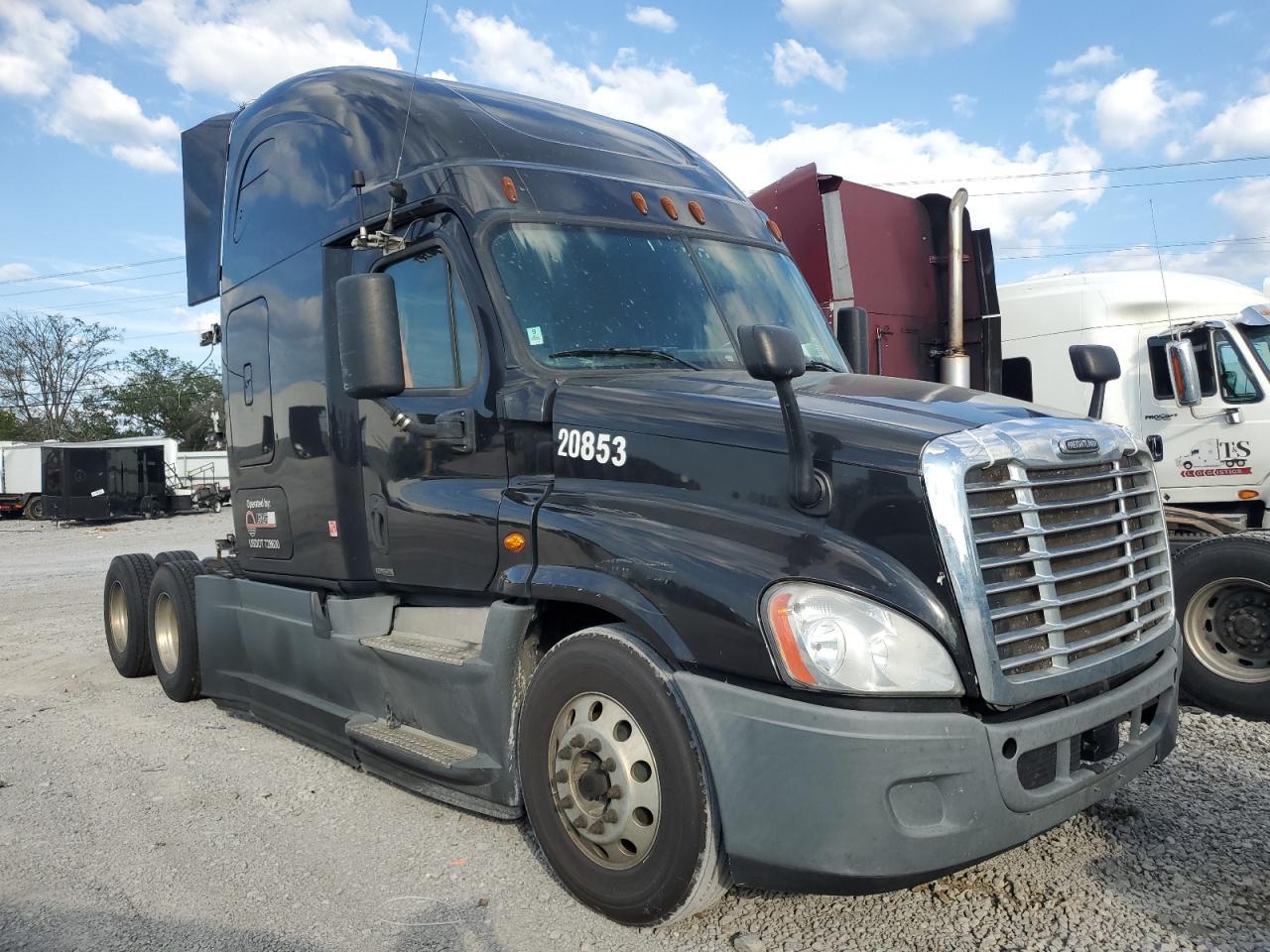 Lot #2955066806 2015 FREIGHTLINER CASCADIA 1