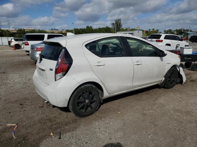 2016 TOYOTA PRIUS C JTDKDTB31G1119685