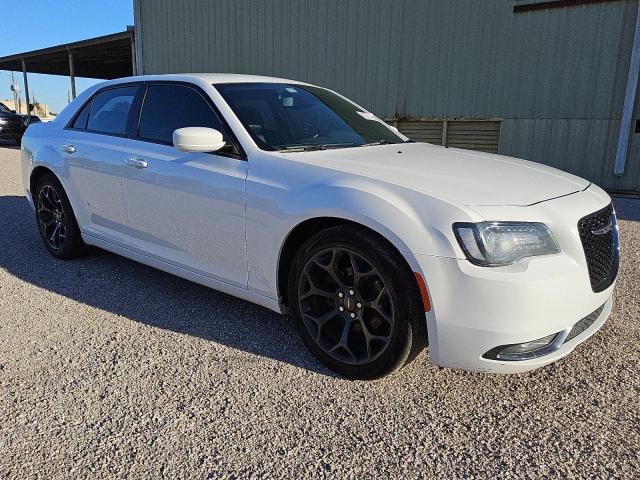 VIN 2C3CCABG1KH697542 2019 CHRYSLER 300 no.4