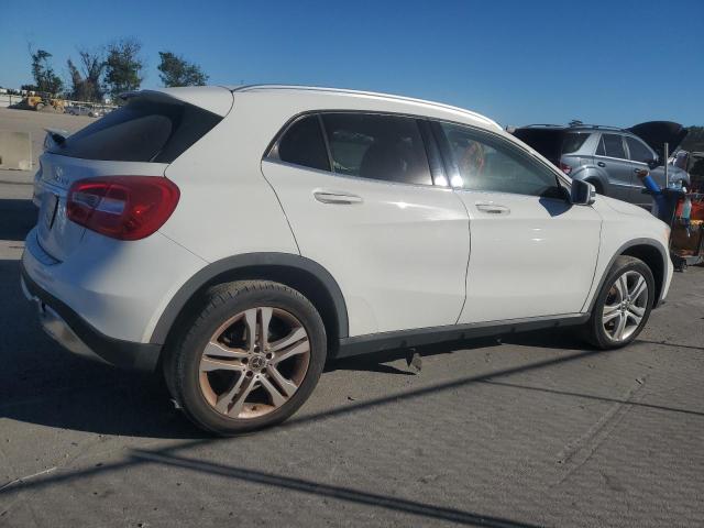 VIN WDCTG4GB6KJ548499 2019 MERCEDES-BENZ GLA-CLASS no.3