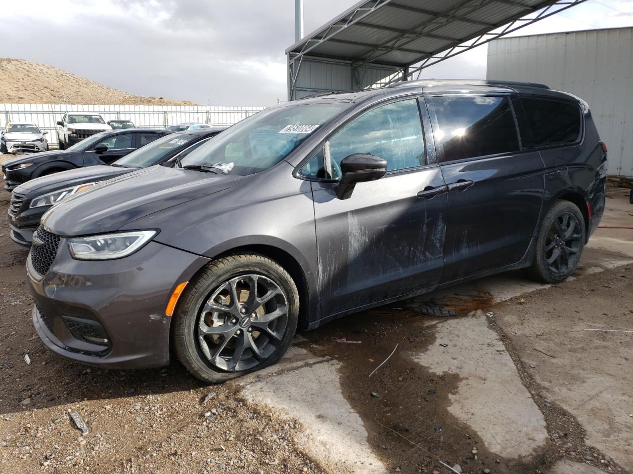  Salvage Chrysler Pacifica