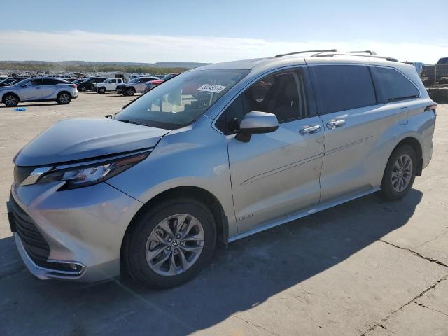 2021 TOYOTA SIENNA XLE #3028689709