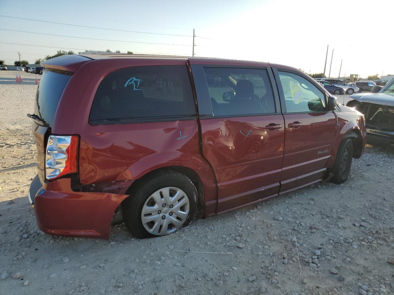 Lot #3036873053 2016 DODGE GRAND CARA