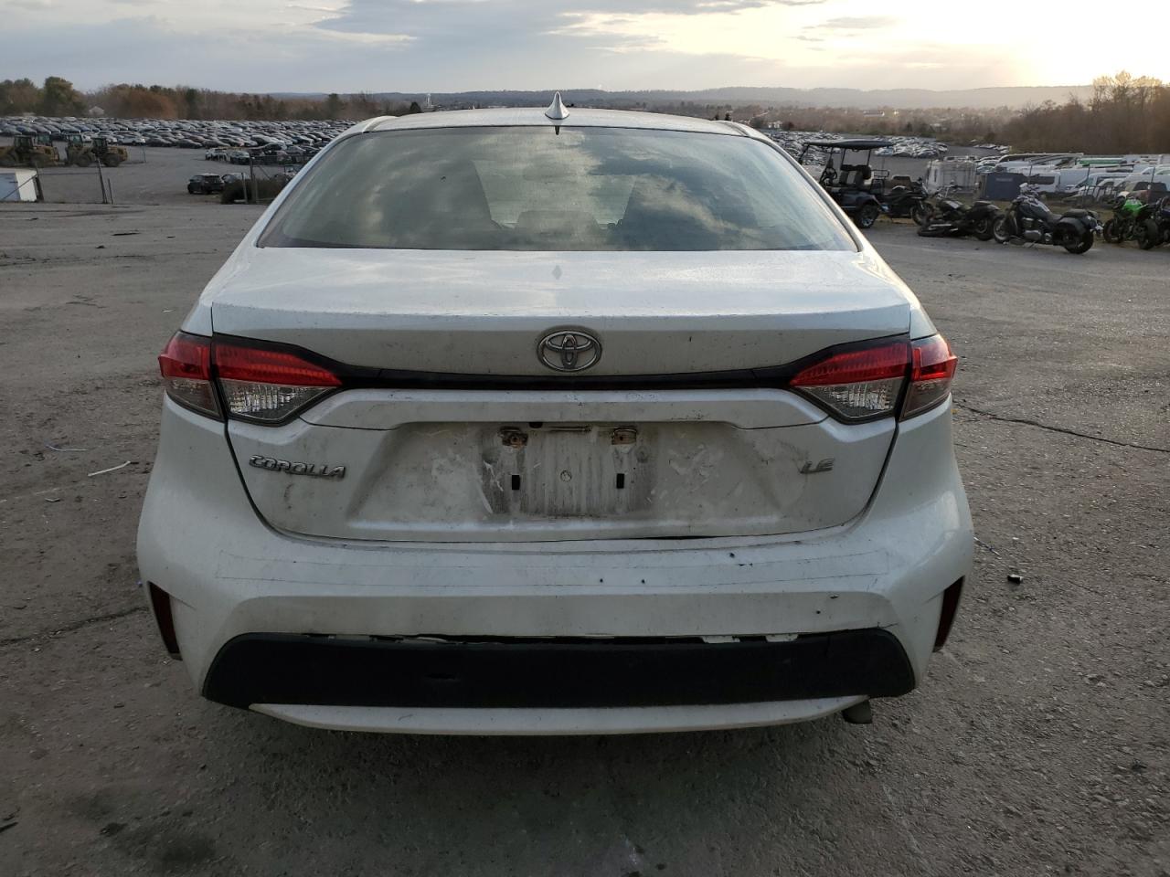 Lot #2994093414 2020 TOYOTA COROLLA LE