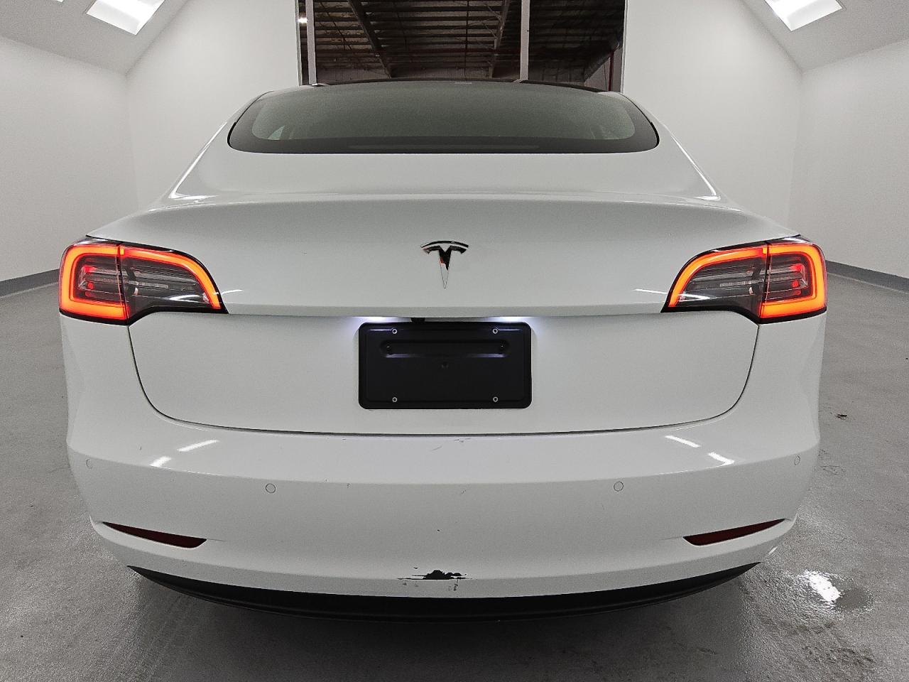 Lot #2988759684 2022 TESLA MODEL 3