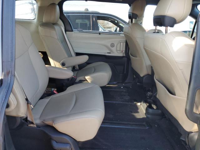2022 TOYOTA SIENNA XLE - 5TDYSKFC9NS055934