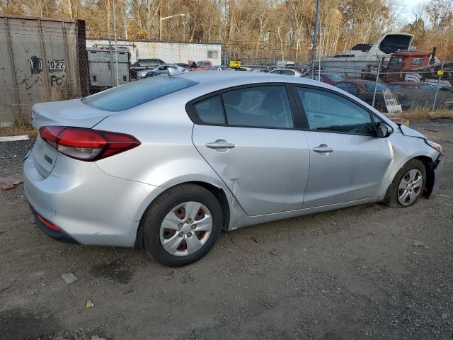 VIN 3KPFK4A70HE066980 2017 KIA Forte, LX no.3