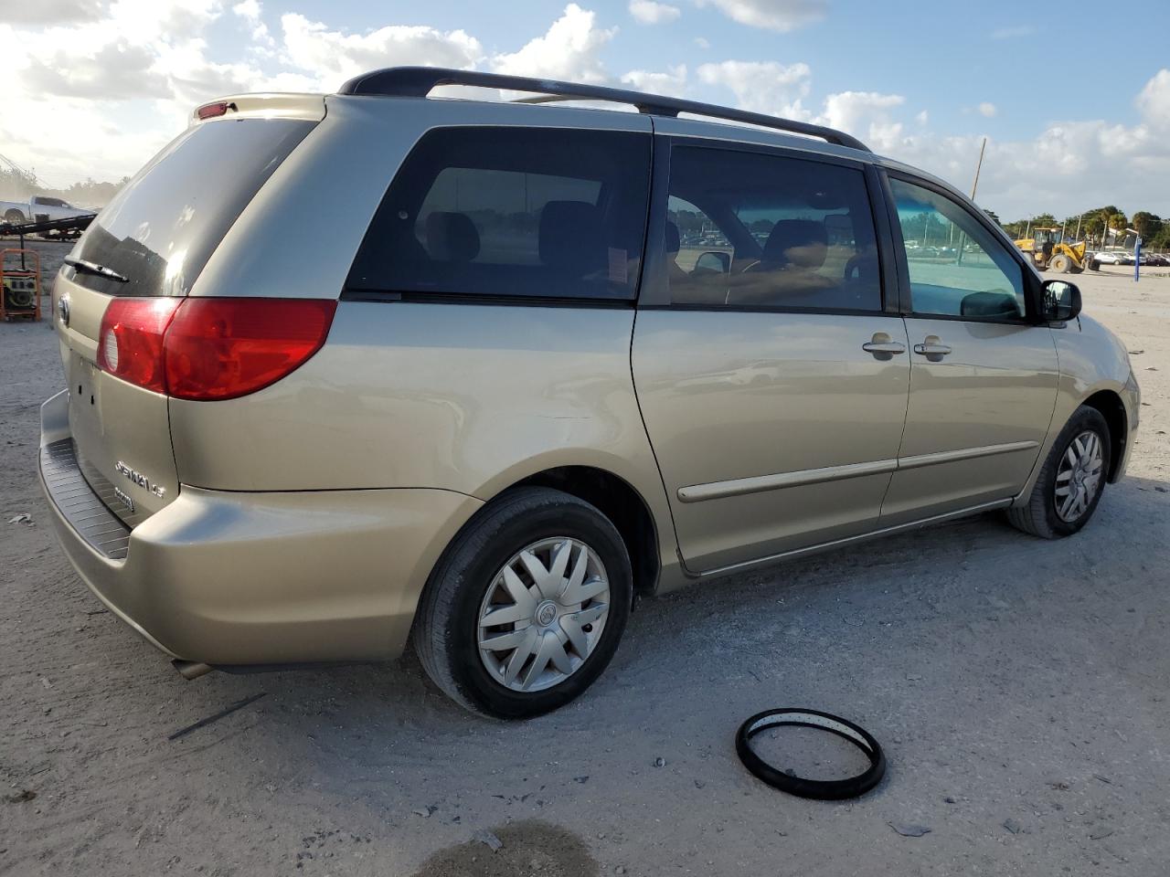 Lot #3311750764 2008 TOYOTA SIENNA CE