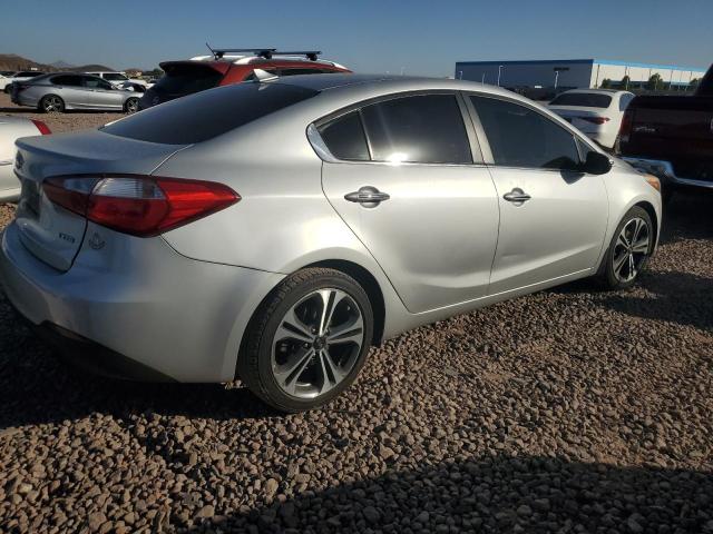 VIN KNAFX4A85F5337824 2015 KIA FORTE no.3