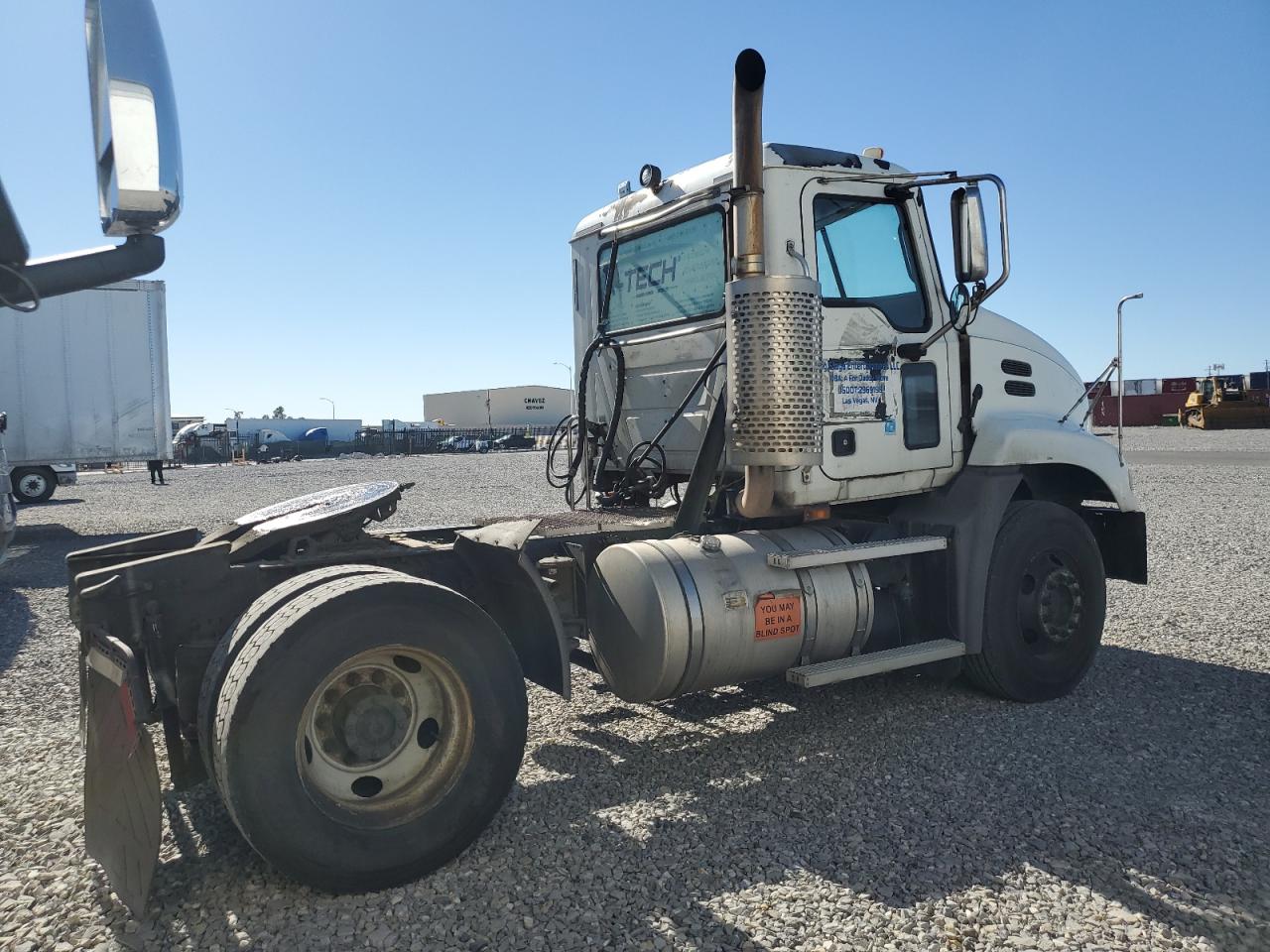 Lot #2969775277 2007 MACK 600 CXN600