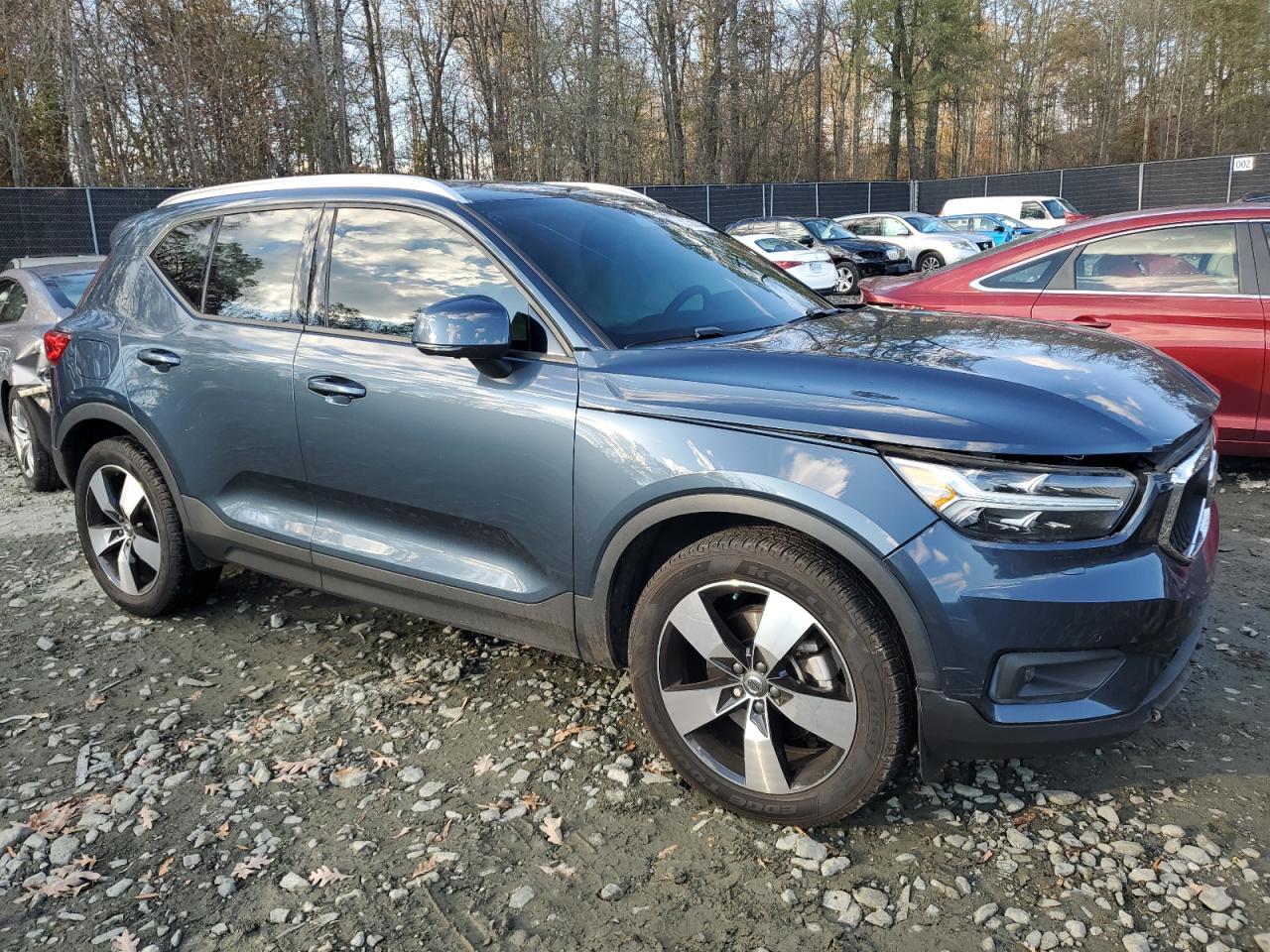 Lot #3030640104 2021 VOLVO XC40 T5 MO