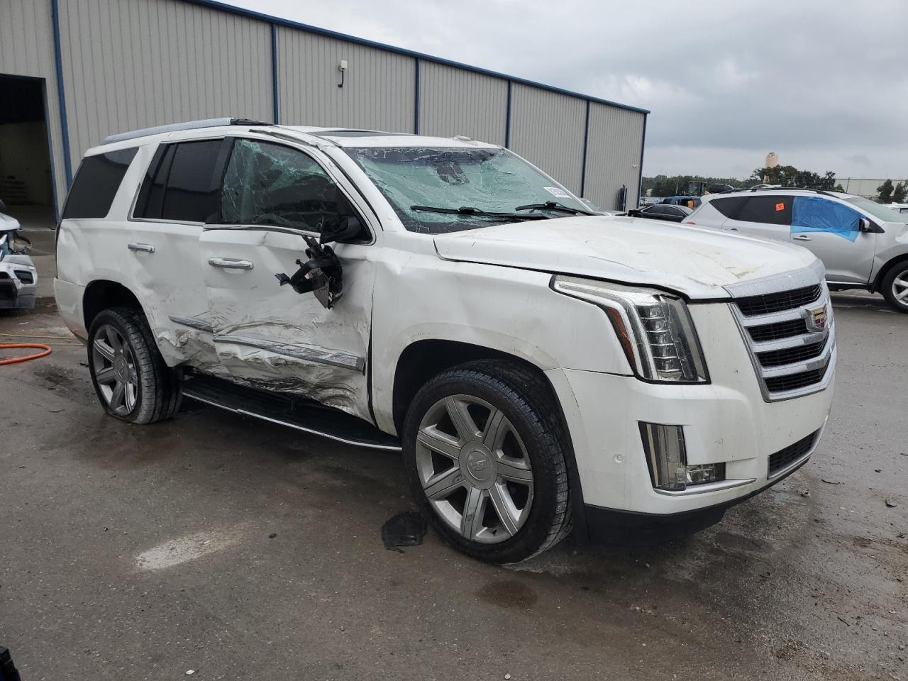 Lot #3026262312 2017 CADILLAC ESCALADE L