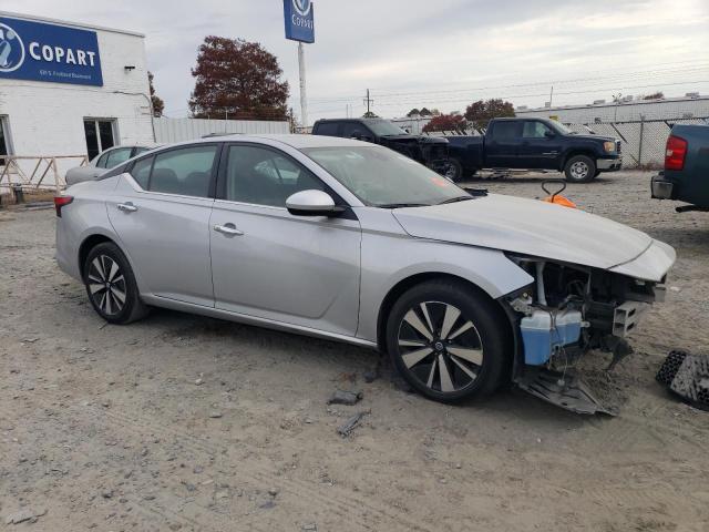 VIN 1N4BL4DVXNN386455 2022 Nissan Altima, SV no.4