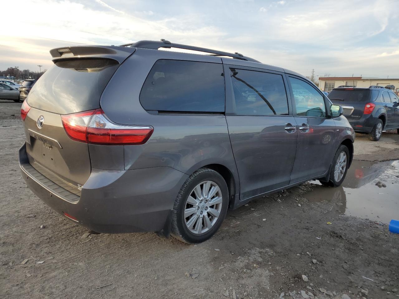 Lot #3008911541 2017 TOYOTA SIENNA XLE