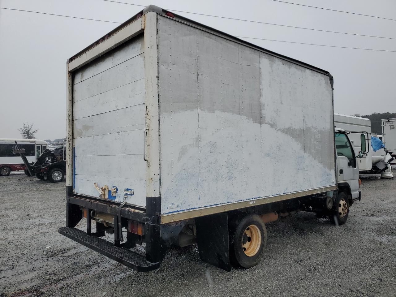 Lot #2993364851 2002 ISUZU NPR