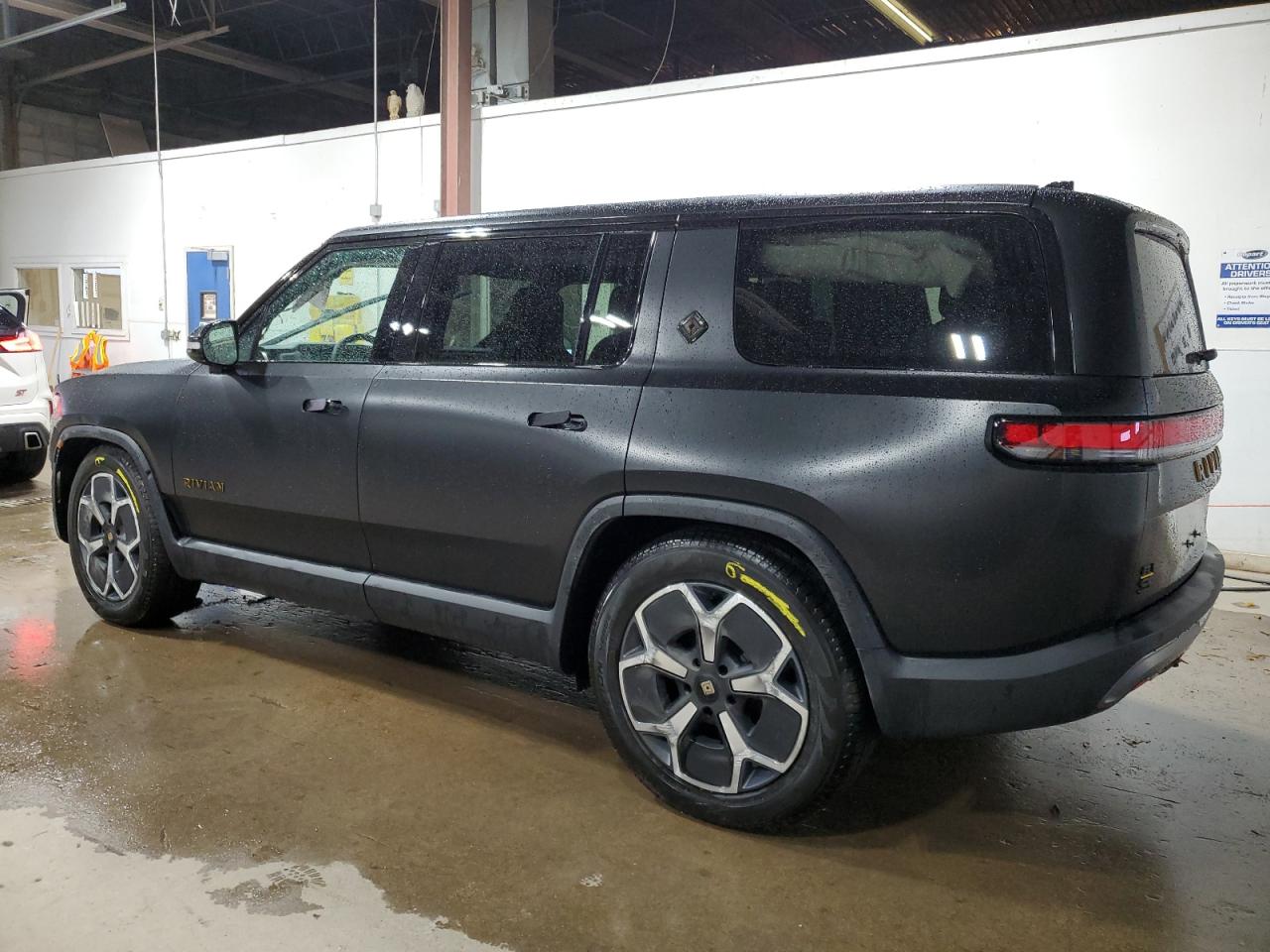 Lot #2974514424 2024 RIVIAN R1S ADVENT