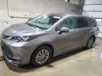 TOYOTA SIENNA LE photo