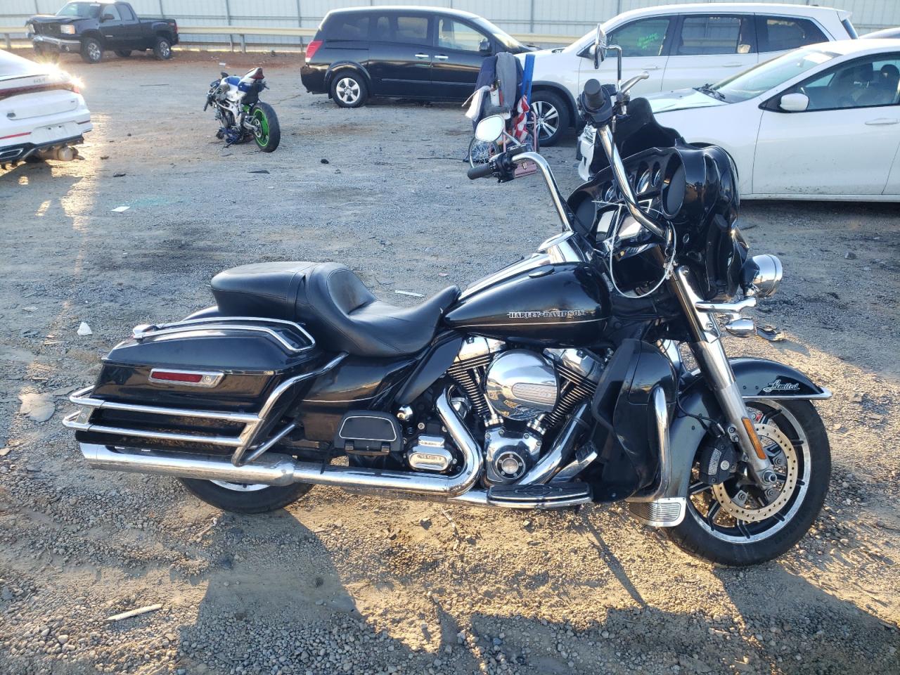  Salvage Harley-Davidson Fl