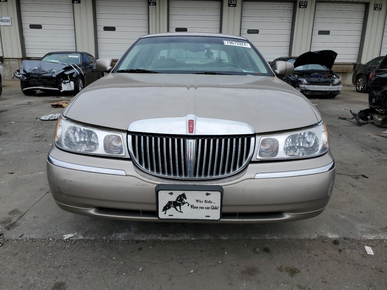 Lot #2972201133 1999 LINCOLN TOWN CAR E