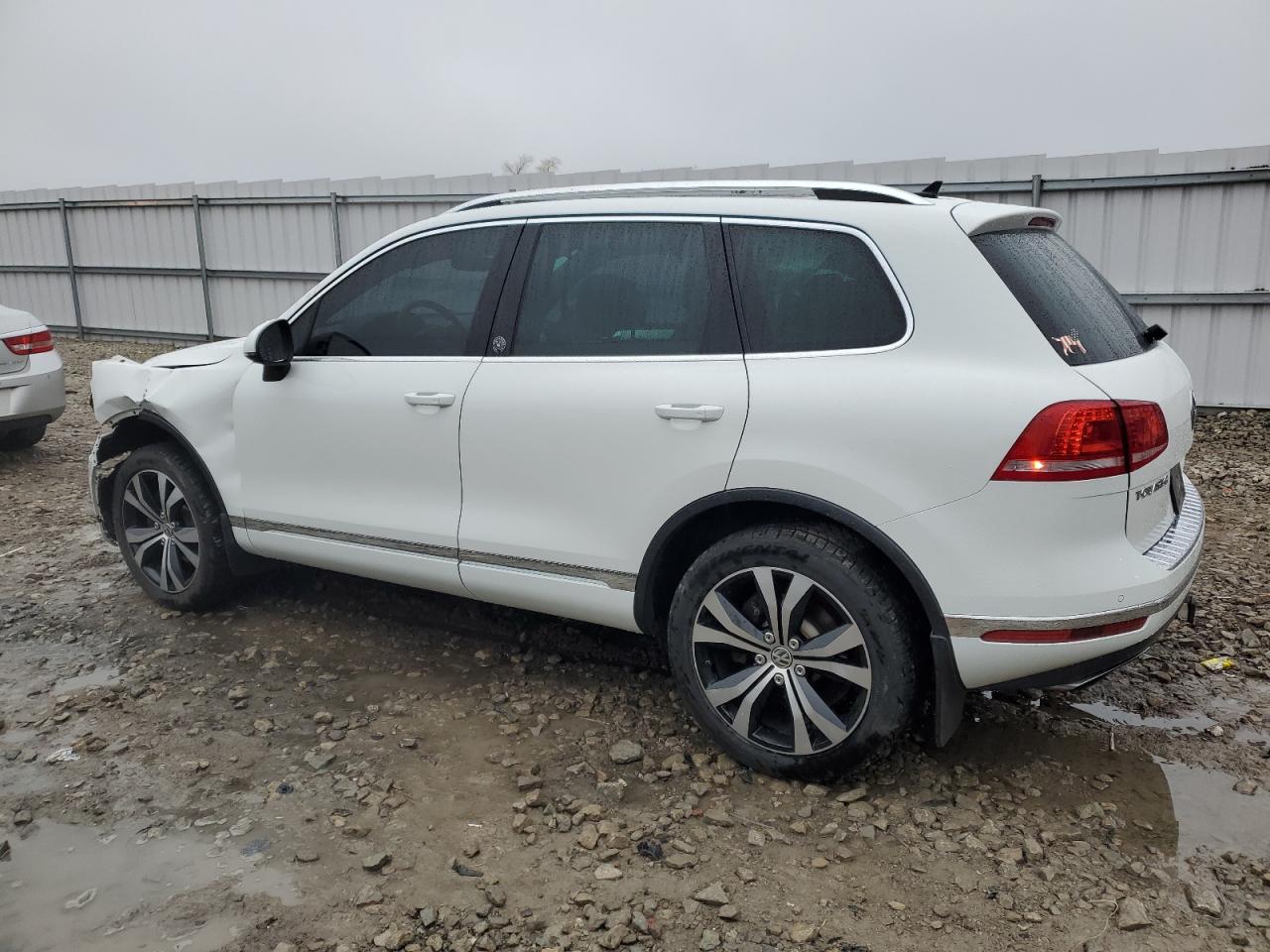 Lot #2991946167 2017 VOLKSWAGEN TOUAREG