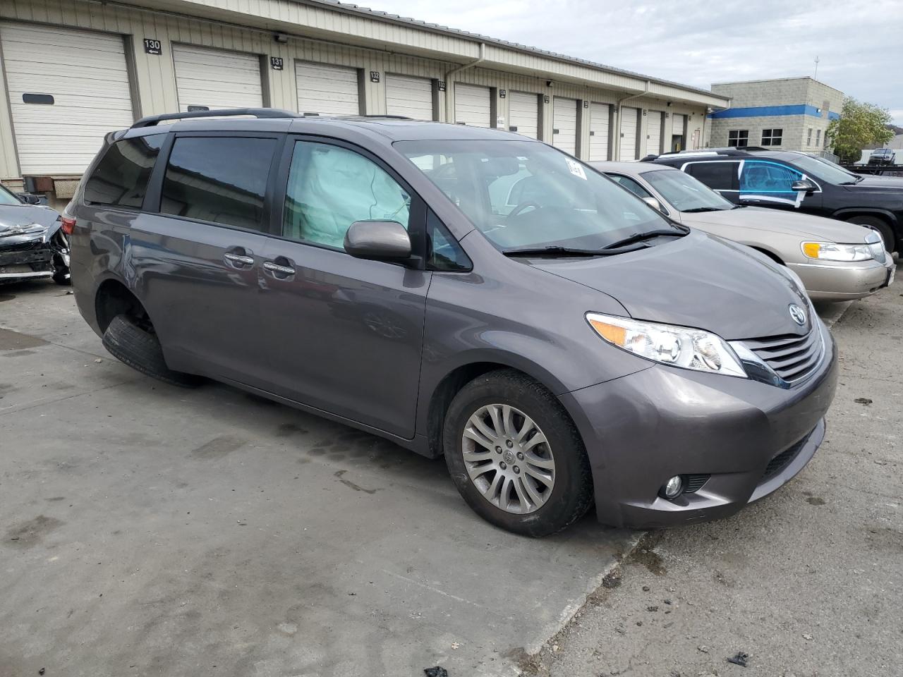 Lot #2981261820 2017 TOYOTA SIENNA XLE