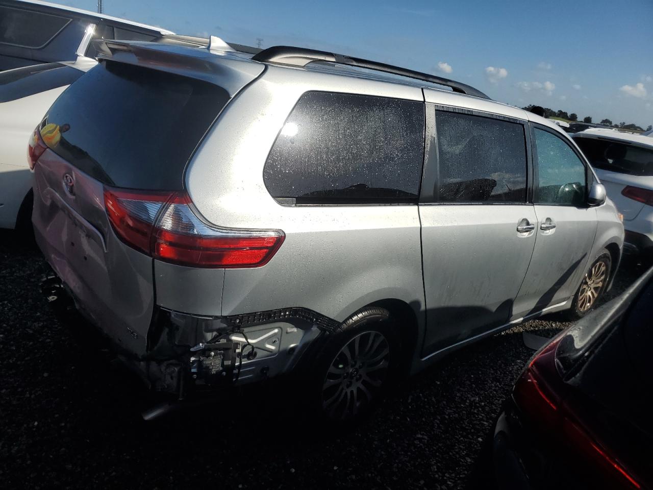 Lot #2993072496 2020 TOYOTA SIENNA XLE