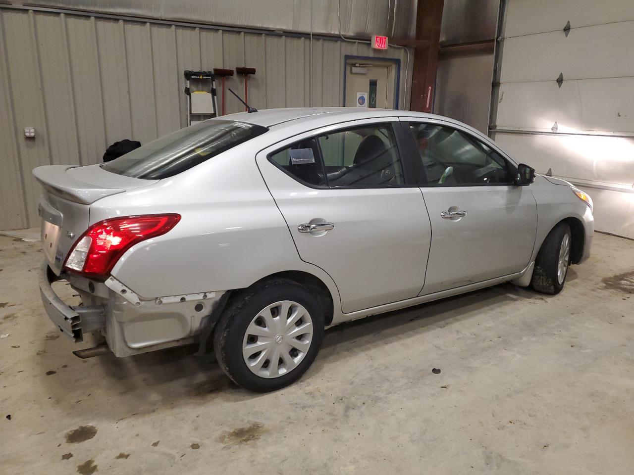 Lot #3034627756 2015 NISSAN VERSA S