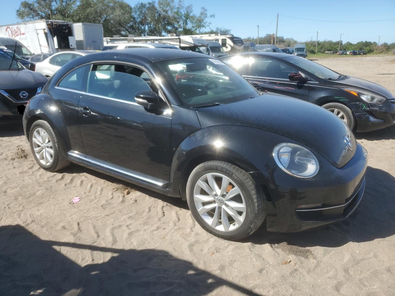 Lot #3034289070 2014 VOLKSWAGEN BEETLE