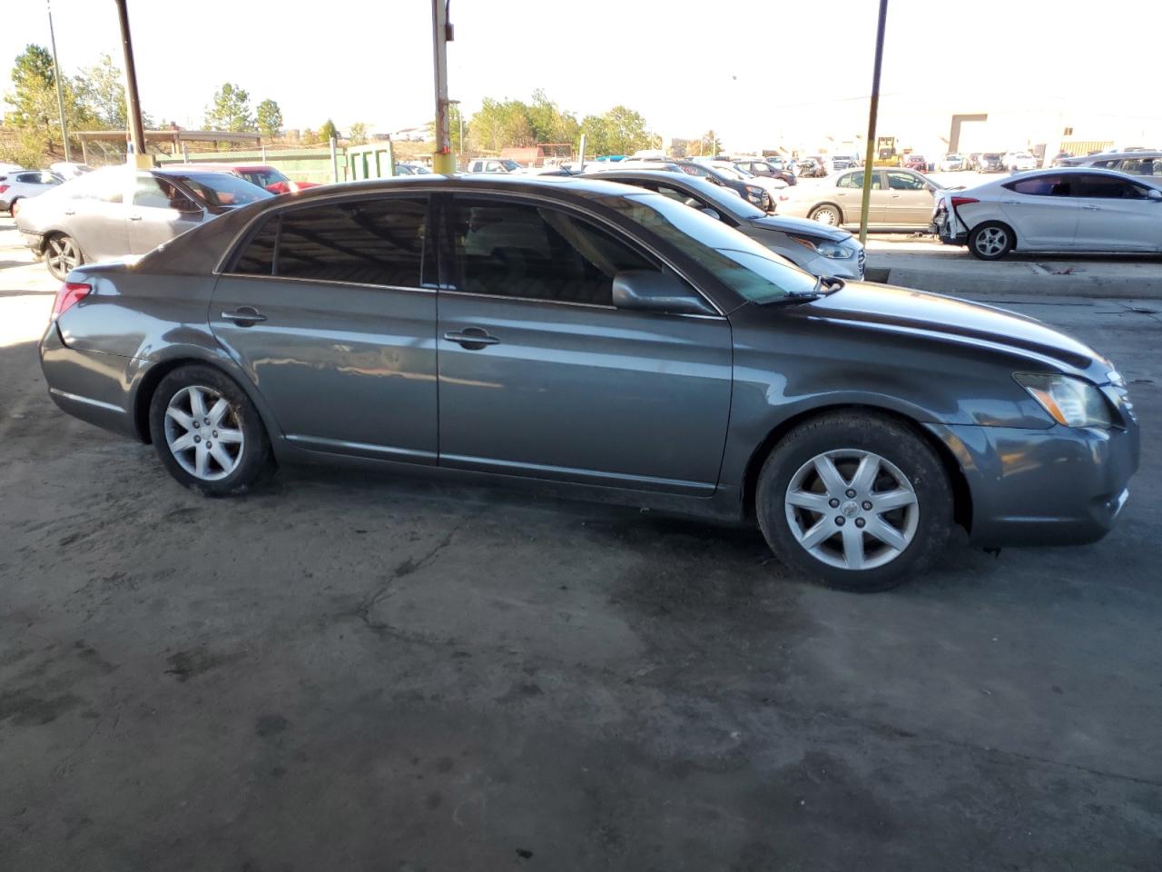 Lot #3037187484 2005 TOYOTA AVALON XL