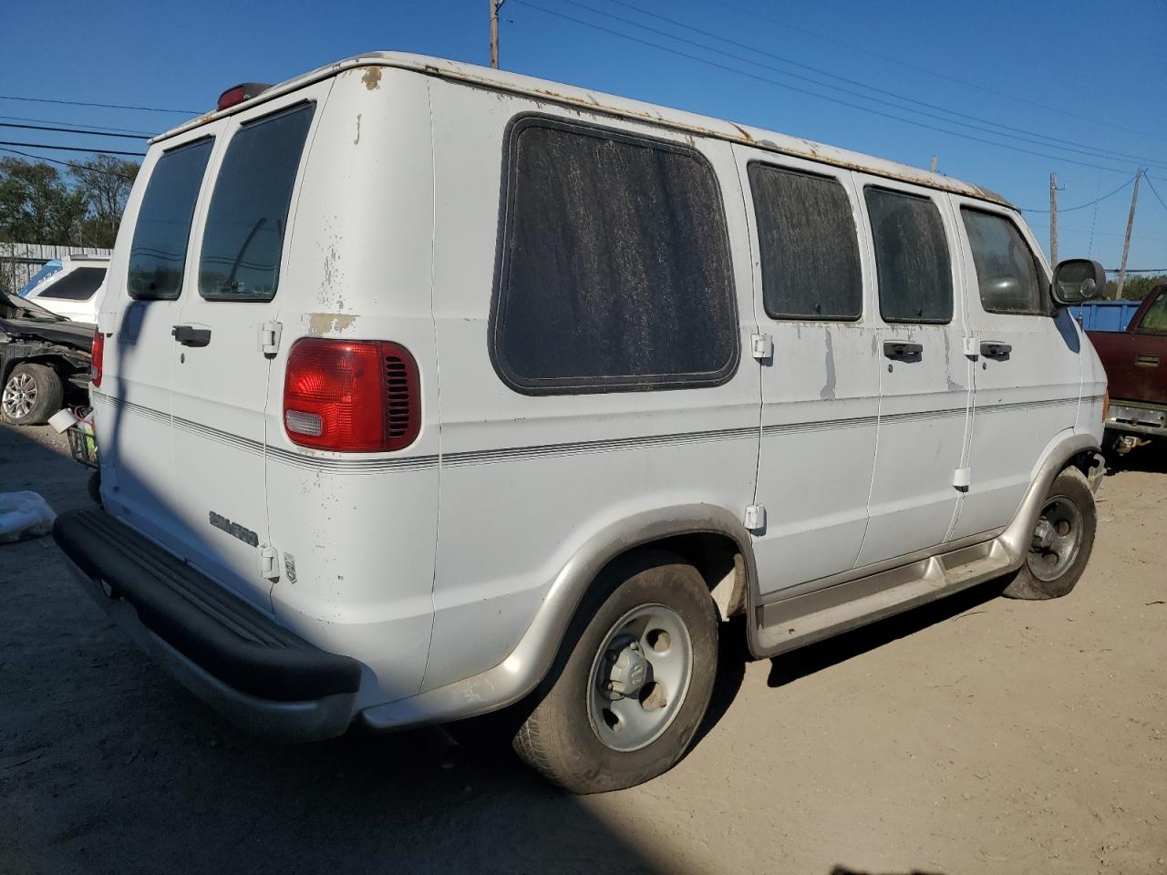 Lot #3033394878 2001 DODGE RAM VAN B1