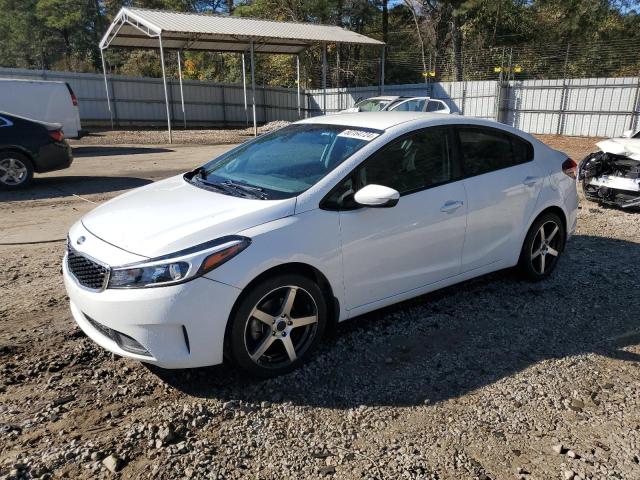 VIN 3KPFK4A70JE196179 2018 KIA FORTE no.1