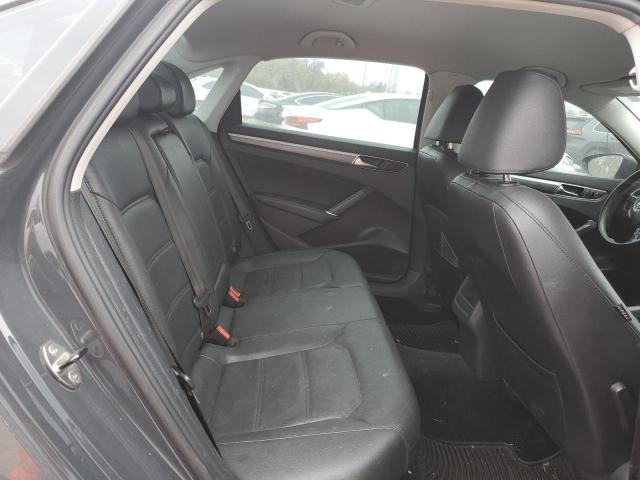 2017 VOLKSWAGEN PASSAT R-L - 1VWDT7A35HC070241