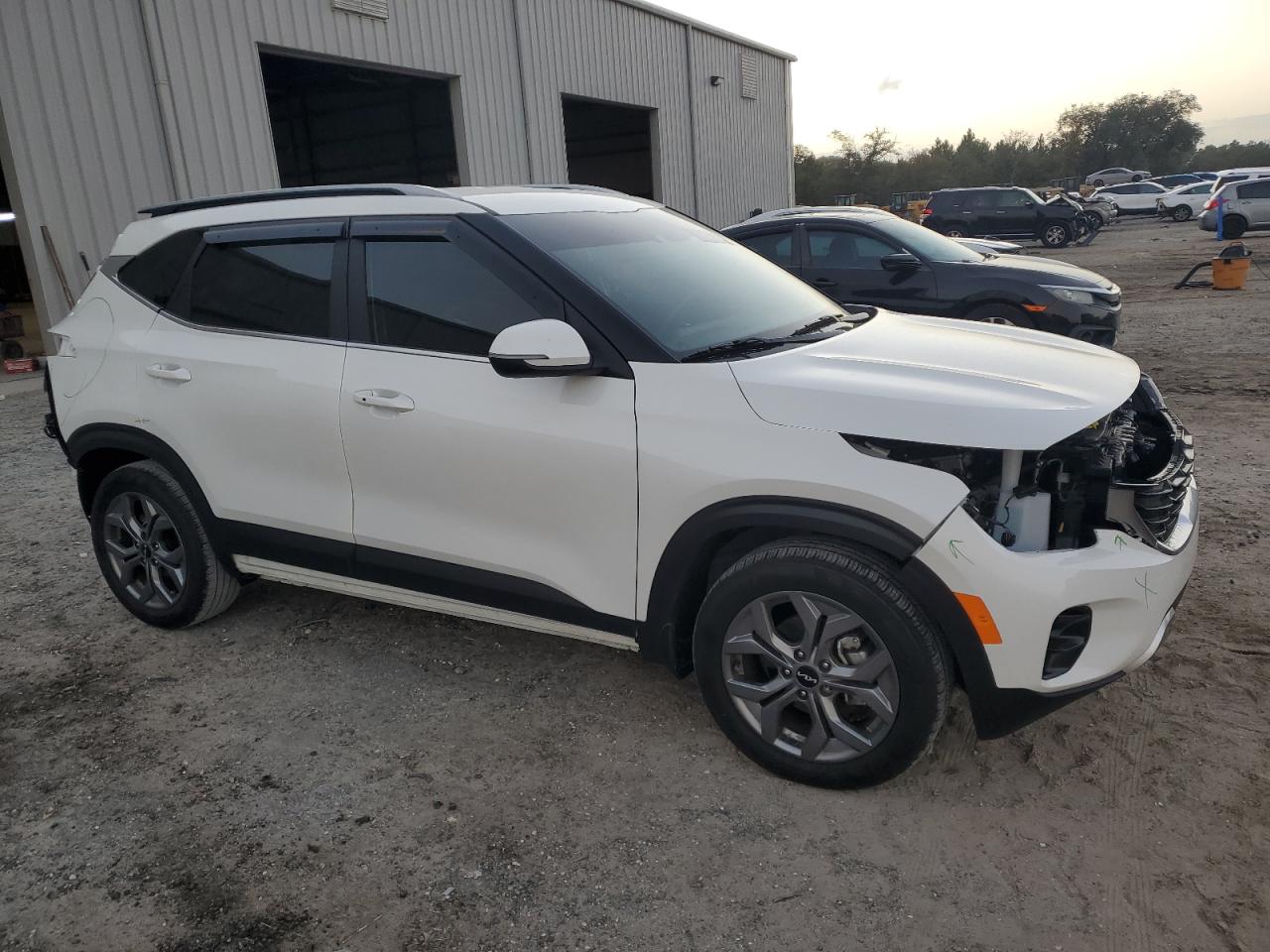 Lot #2981480620 2024 KIA SELTOS S