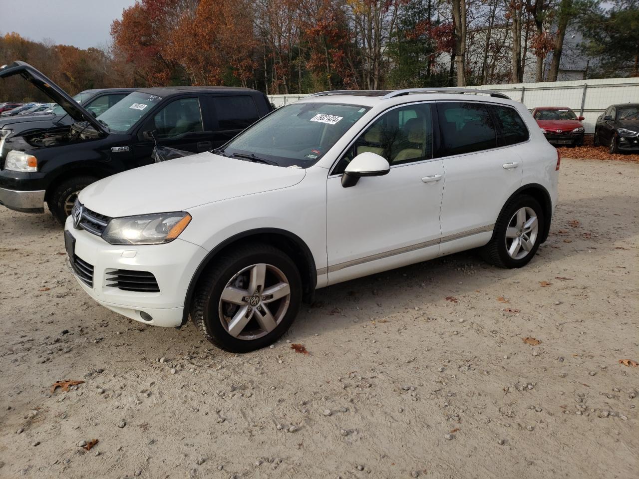 Lot #2962102170 2014 VOLKSWAGEN TOUAREG V6