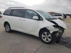 TOYOTA SIENNA LE photo