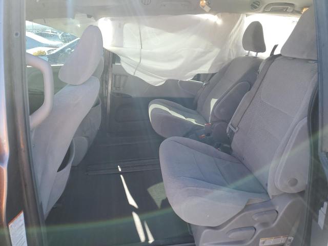 2019 TOYOTA SIENNA LE - 5TDKZ3DC1KS003901