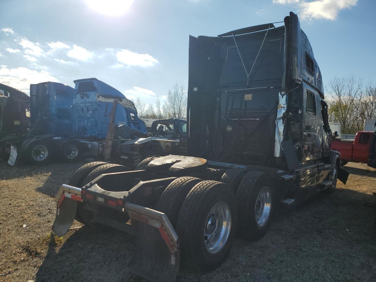 Lot #3009114256 2016 VOLVO VN VNL