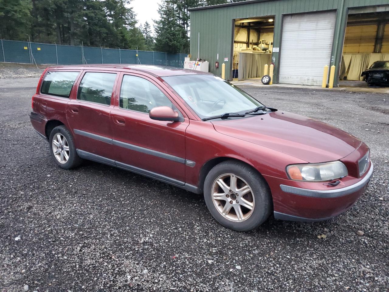 Lot #2974751315 2002 VOLVO V70 2.4T