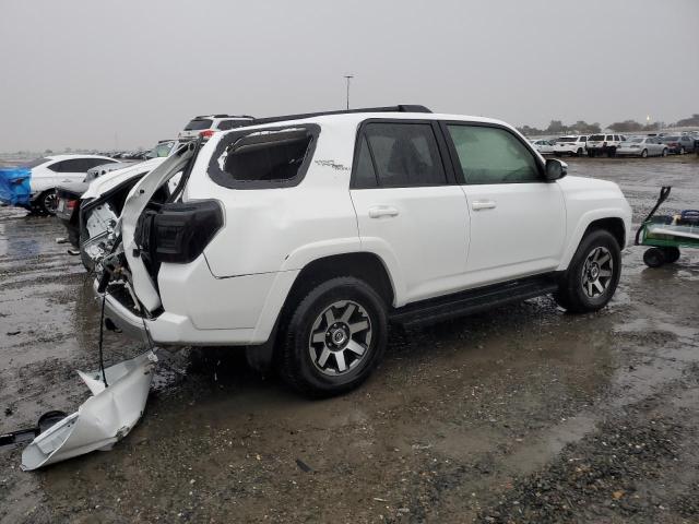 VIN JTERU5JR4P6212022 2023 TOYOTA 4RUNNER SE no.3