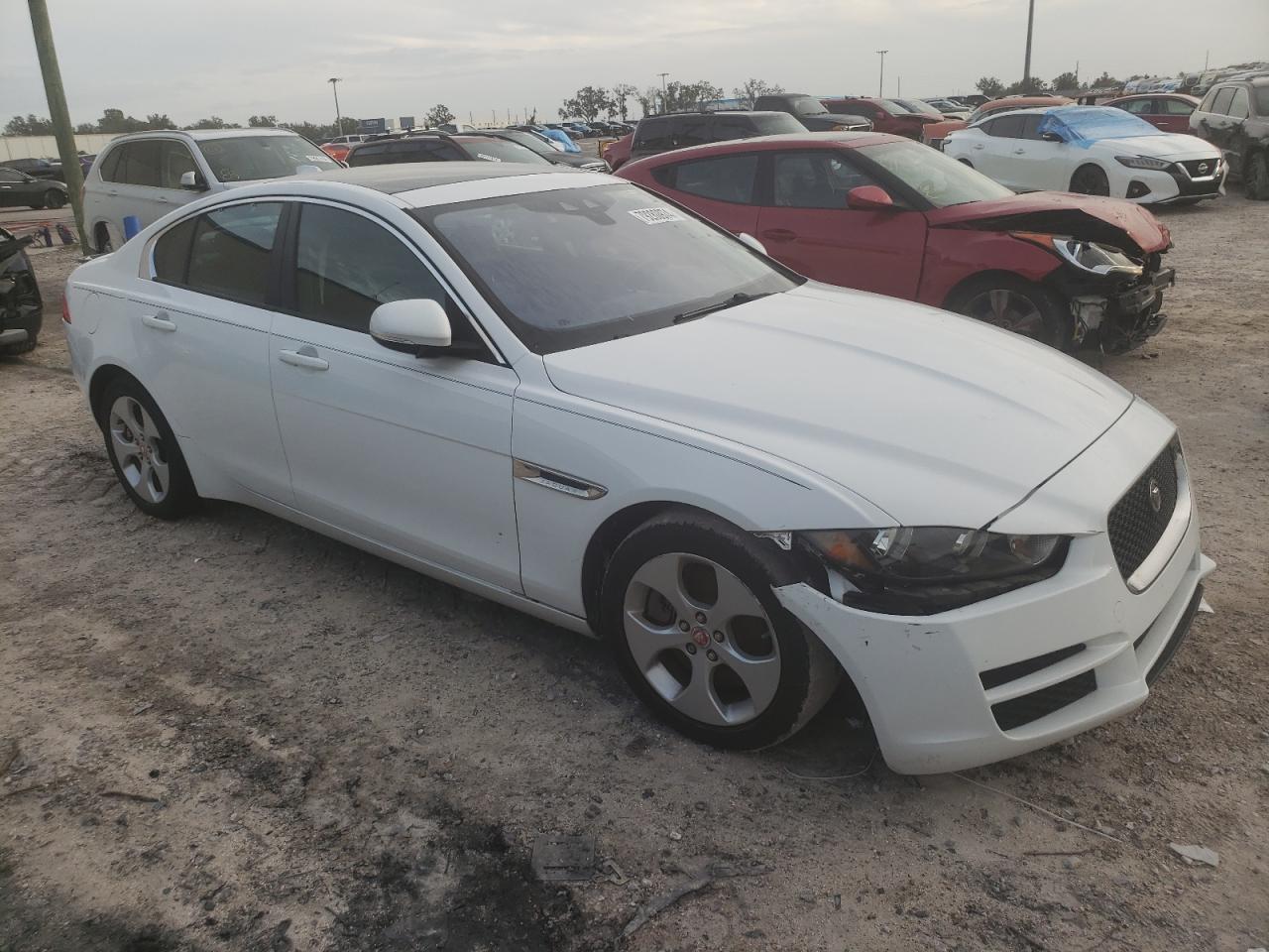 Lot #2969790389 2017 JAGUAR XE